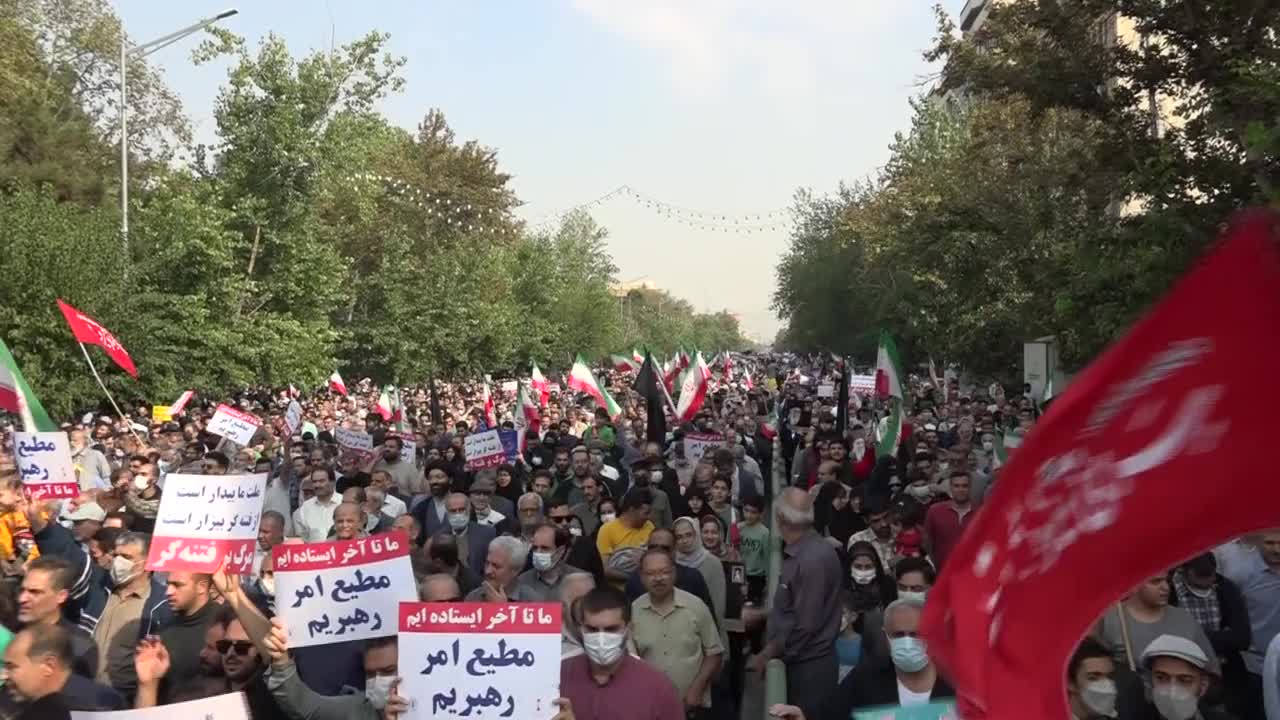 ايران _ مسيرات مليونية في أكثر من الف مدينة تنديدًا بالعملية الارهابية في شيراز - snapshot 28.29